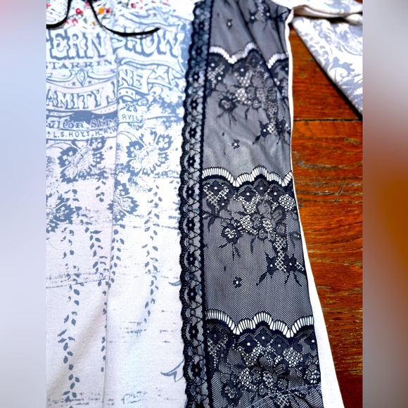 Beautiful edgy lace, and cotton shirt by Vanilla Sugar NWOT size medium - Picture 3 of 5